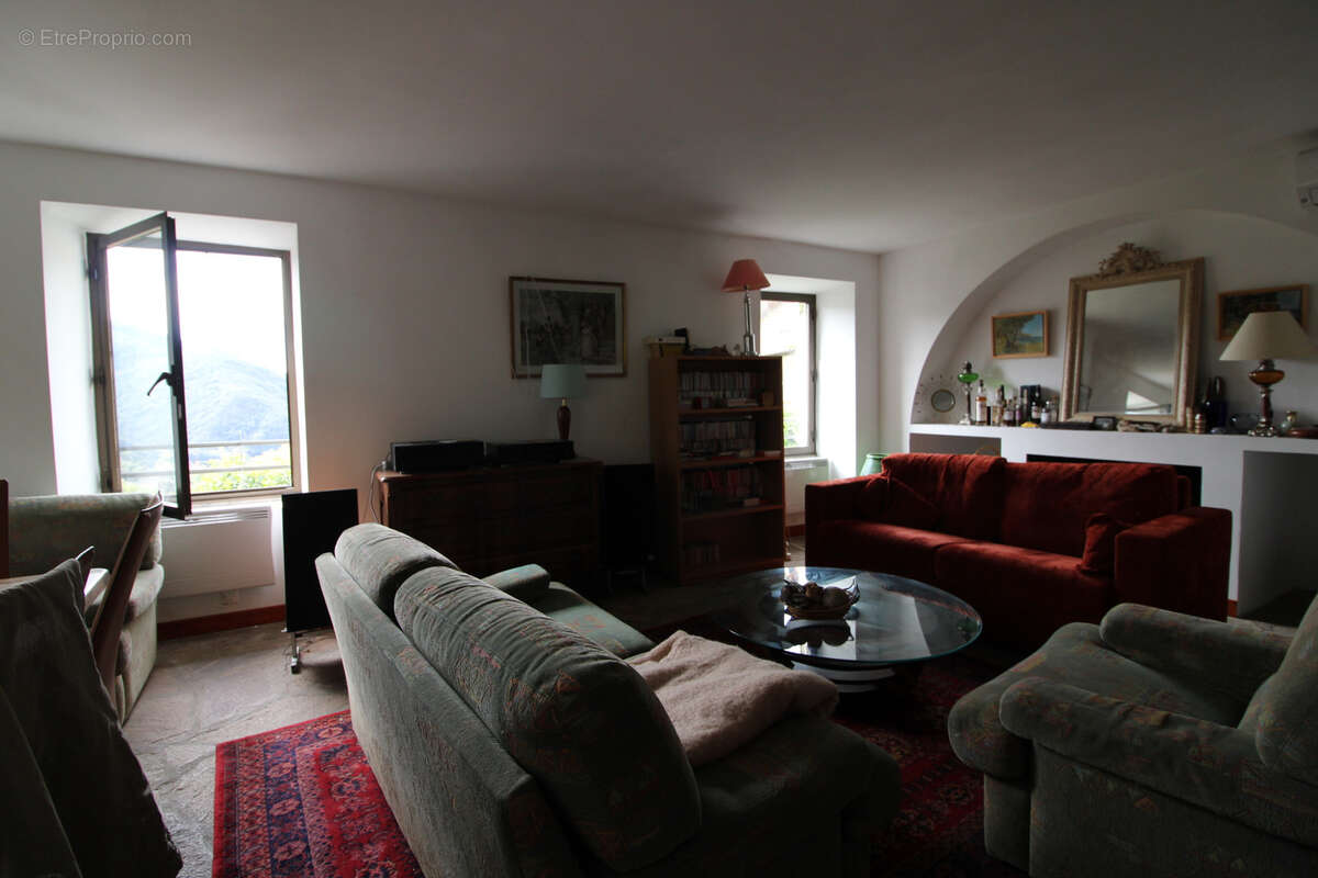 Maison à COLOMBIERES-SUR-ORB