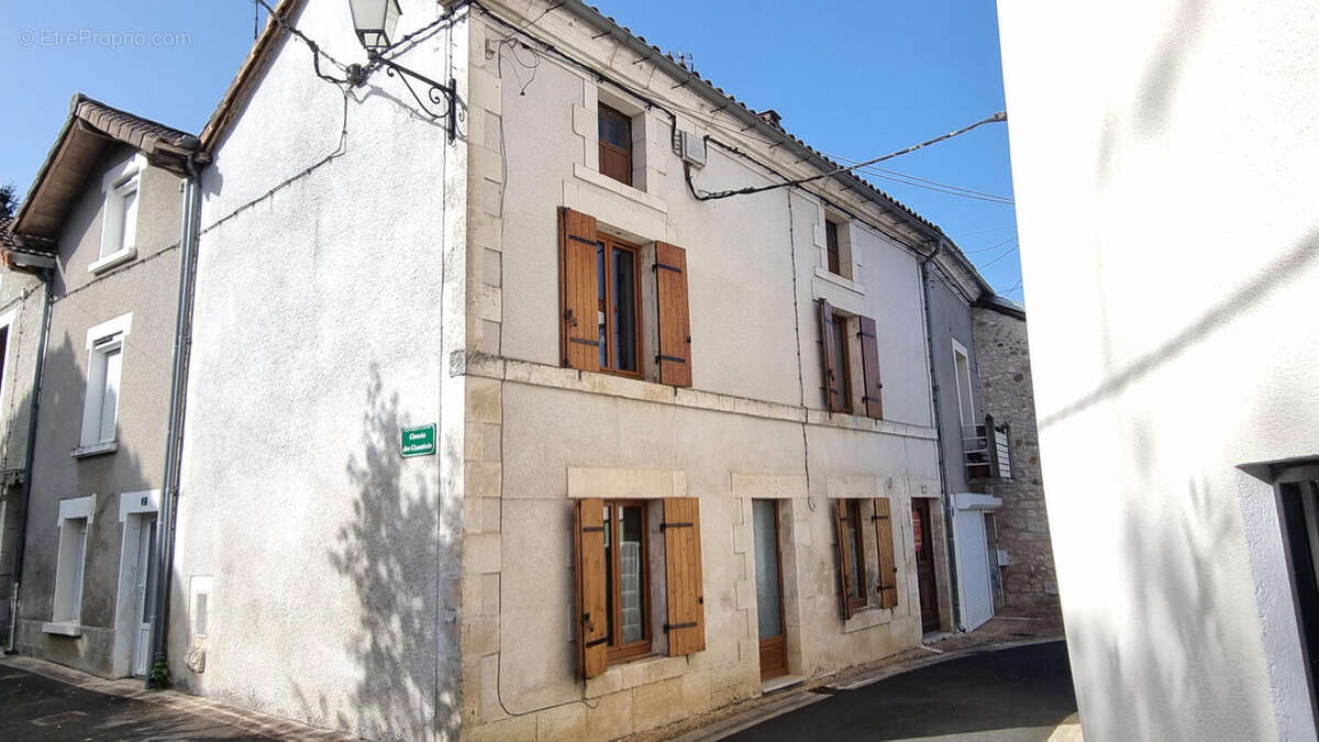20260421_174021 - Maison à SAINT-PARDOUX-LA-RIVIERE