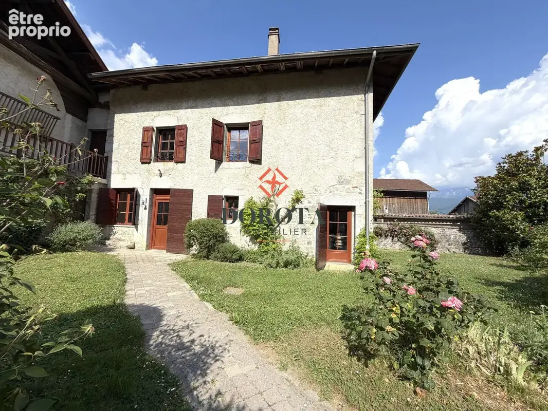Maison 202 m² à Saint-Ismier  - photo 2