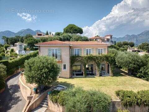 Maison 400 m² à Menton  - photo 3