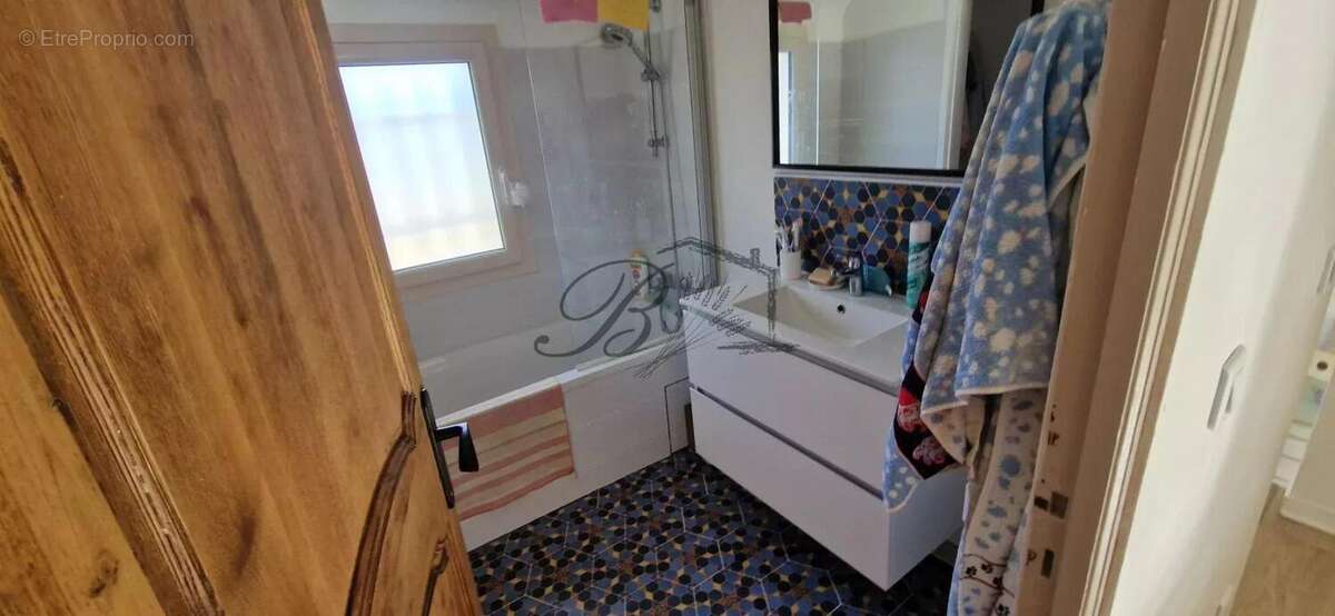 Maison à LA TOUR-D&#039;AIGUES