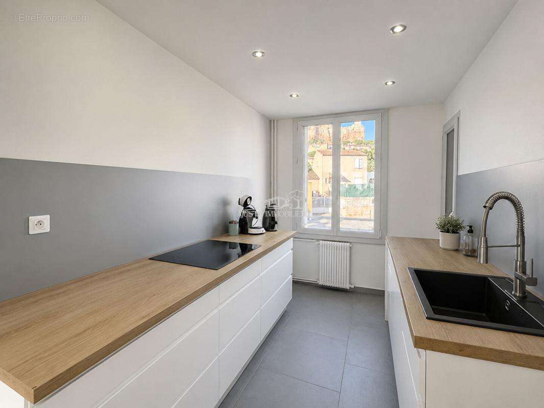 VITROLLES ? Secteur recherché du Rocher ? Appartement T4 rénové avec vue dégagée - photo 6