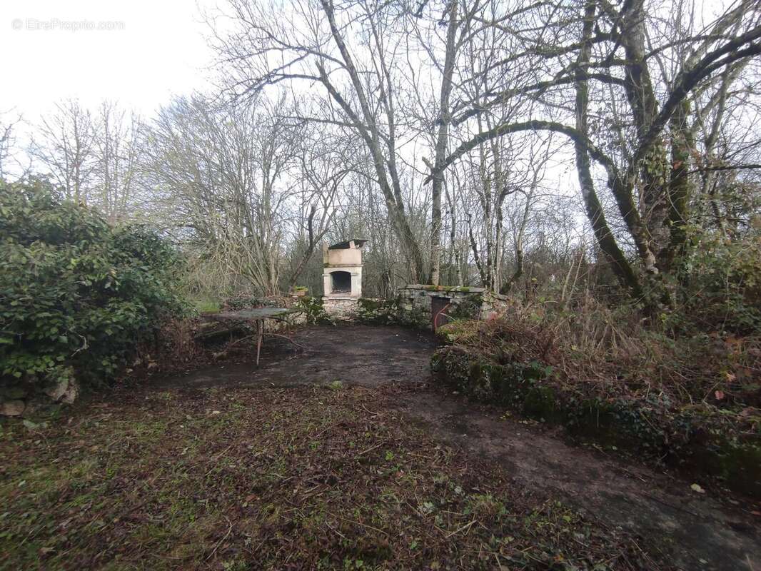 Maison à PUYLAROQUE