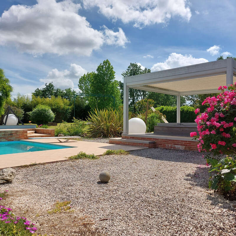 Maison à vendre 13 pièces MONTAUBAN (82), salle de reception, parking, bureaux, cave, dépendances,  parc de 8000m2, 2 entrées in - photo 83