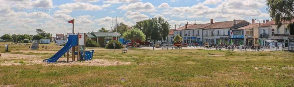 Maison à PORT-DES-BARQUES