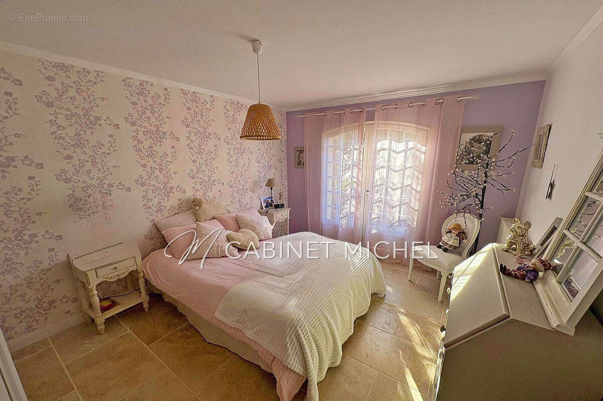 Maison 5 pièces 136 m² à vendre à Speracedes (06530) - photo 6