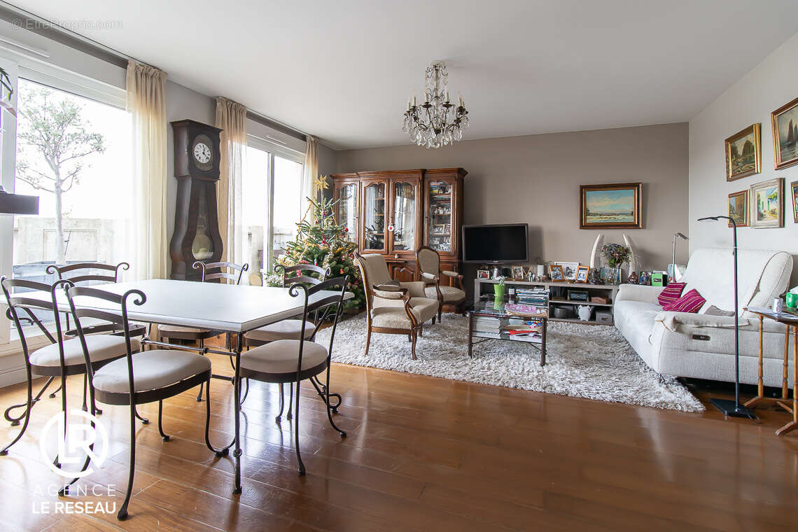 Appartement à SURESNES