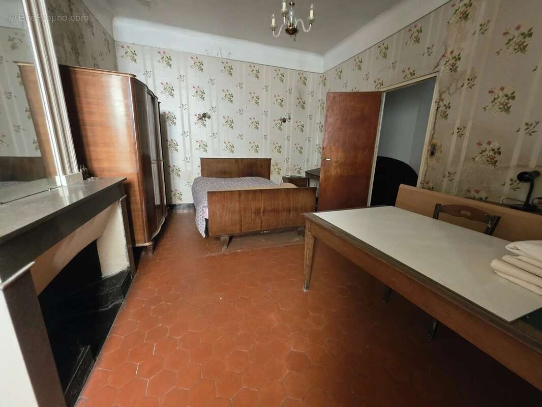 Appartement 265 m² à Nimes  - photo 3