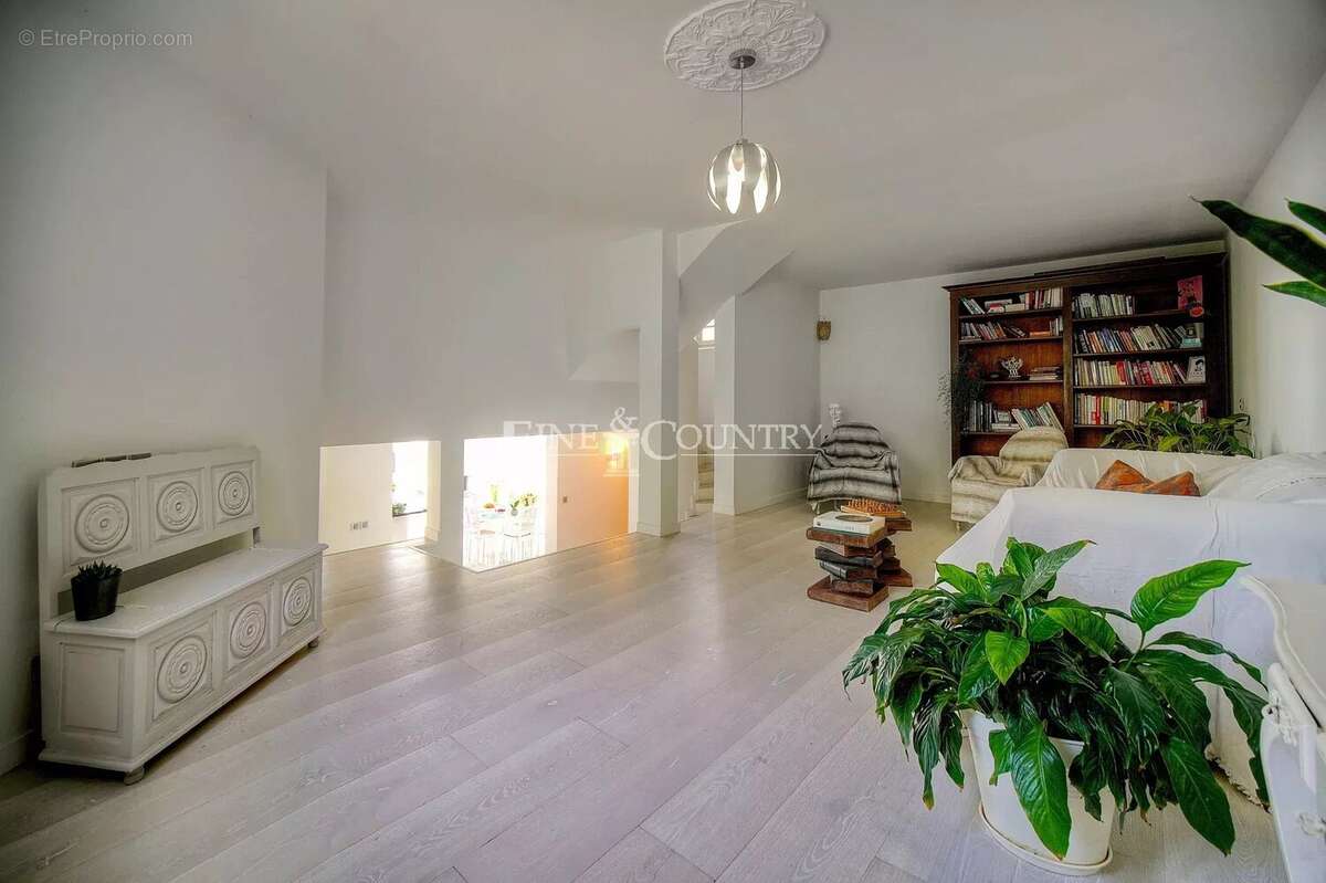 Maison à MANDELIEU-LA-NAPOULE