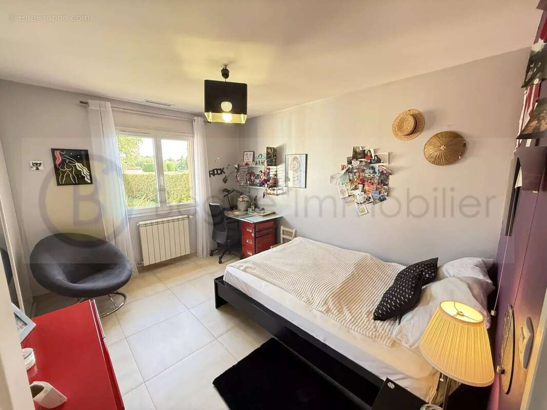 Maison de plain pied avec piscine à Brax - photo 8