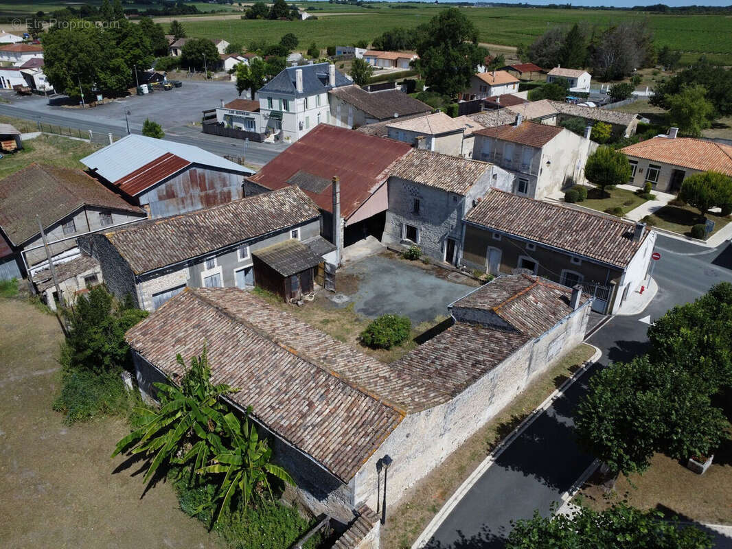 Maison à SAINT-CIERS-DU-TAILLON