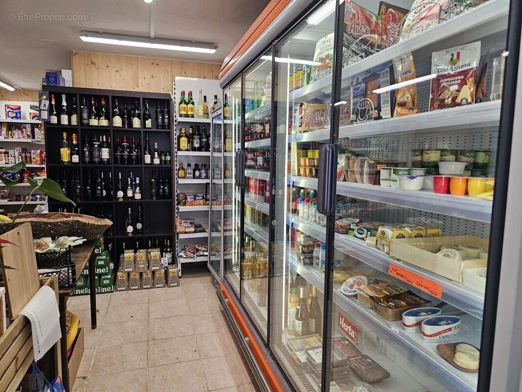Vente Fond et Mur d'un commerce à Andon - photo 4
