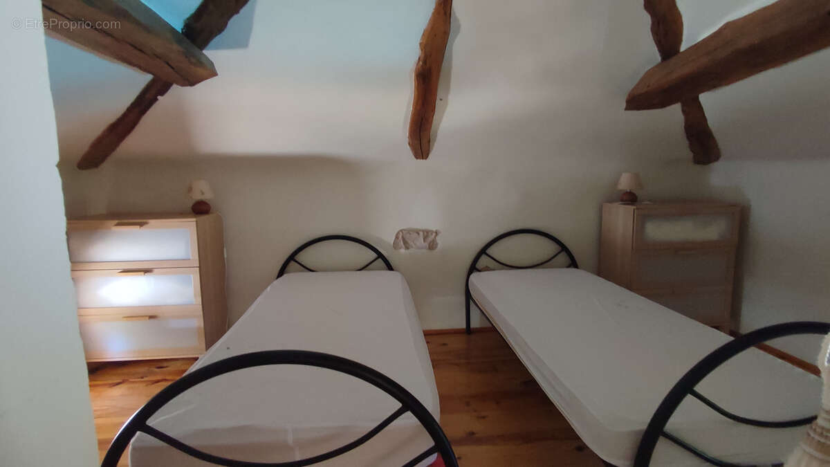 Maison à MONTAIGU-DE-QUERCY