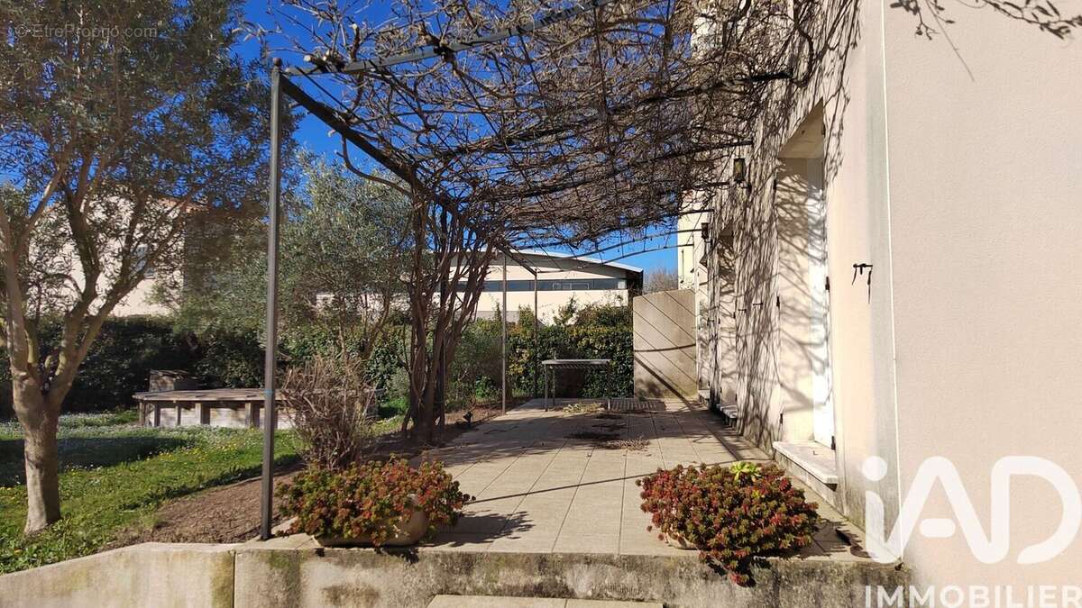 Photo 2 - Maison à SAUVETERRE
