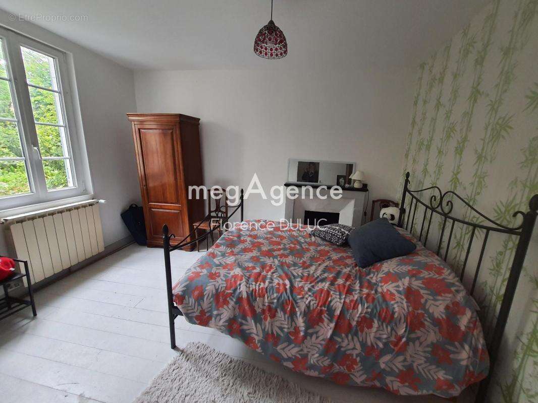 Maison à SAINT-JEAN-D'ANGELY