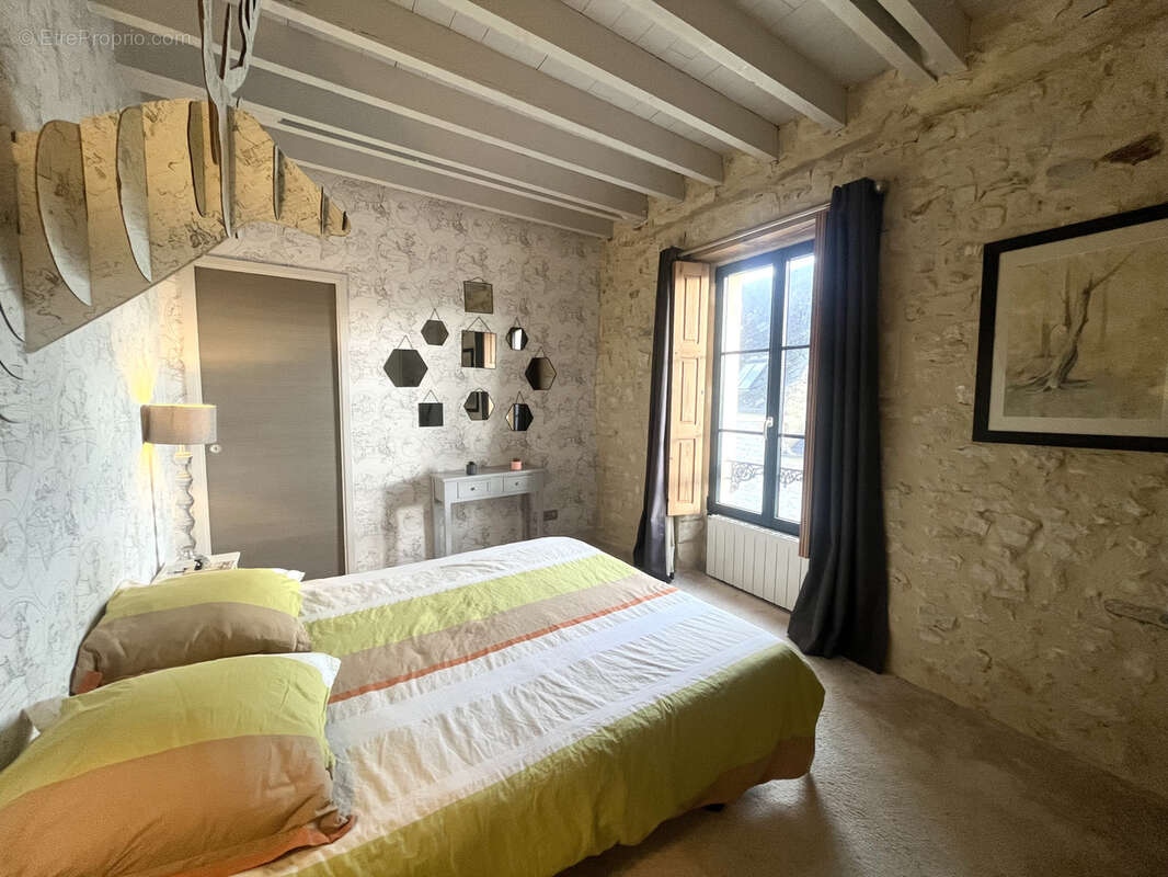 Appartement à PORT-EN-BESSIN-HUPPAIN