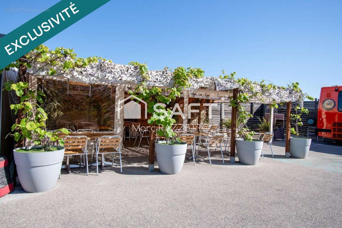 Photo 3 - Commerce à CABRIES