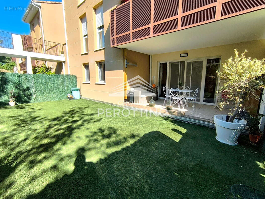 Appartement à PEYNIER