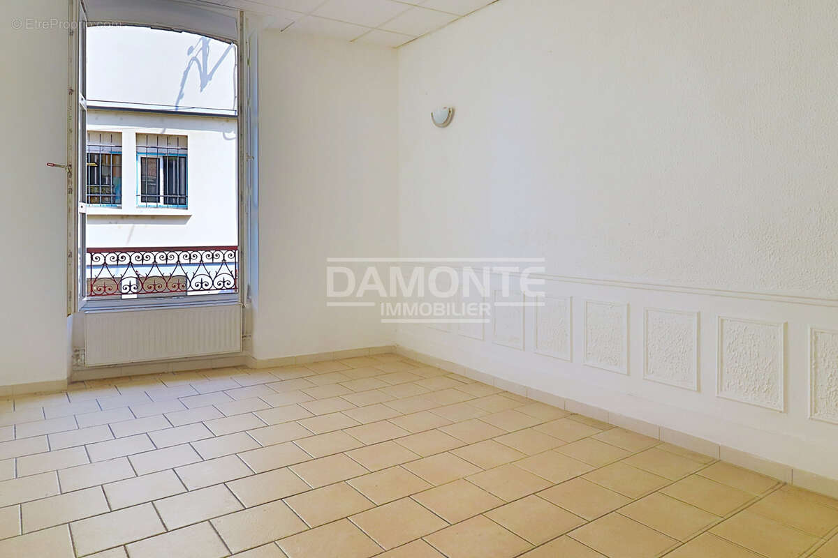 Immeuble idéalement situé dans un secteur attractif - photo 9