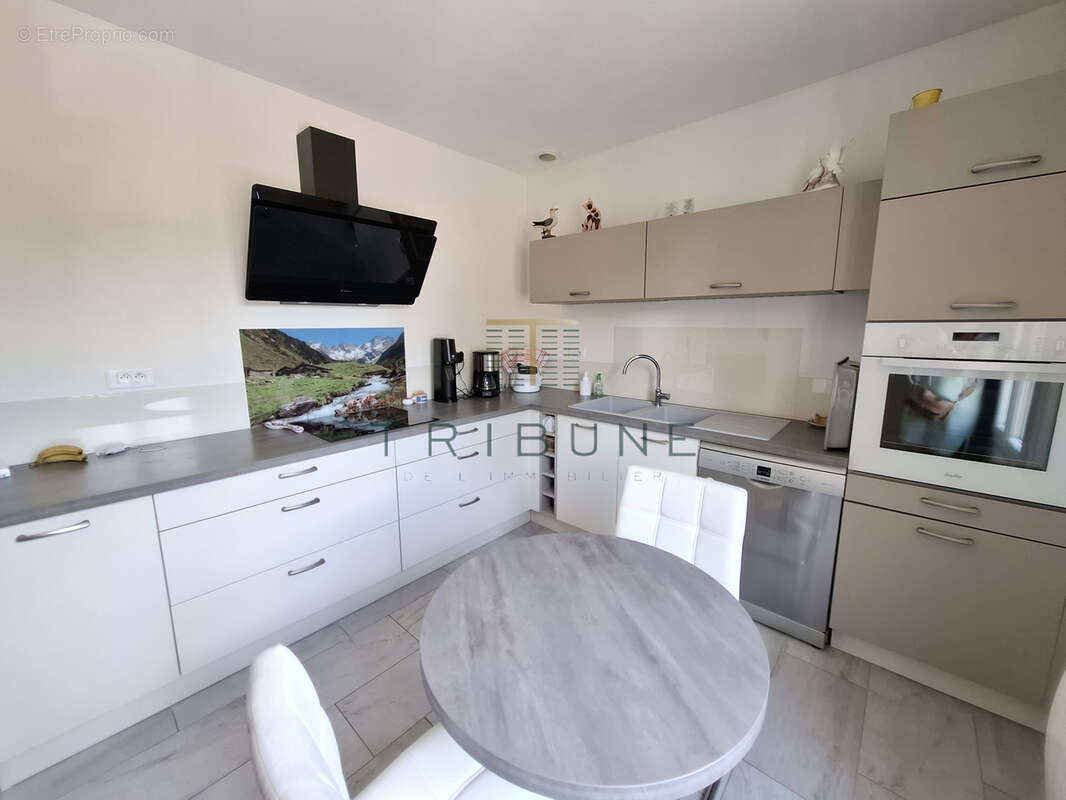 Maison T4 avec sous sol, jardin et garage à camping car - photo 2