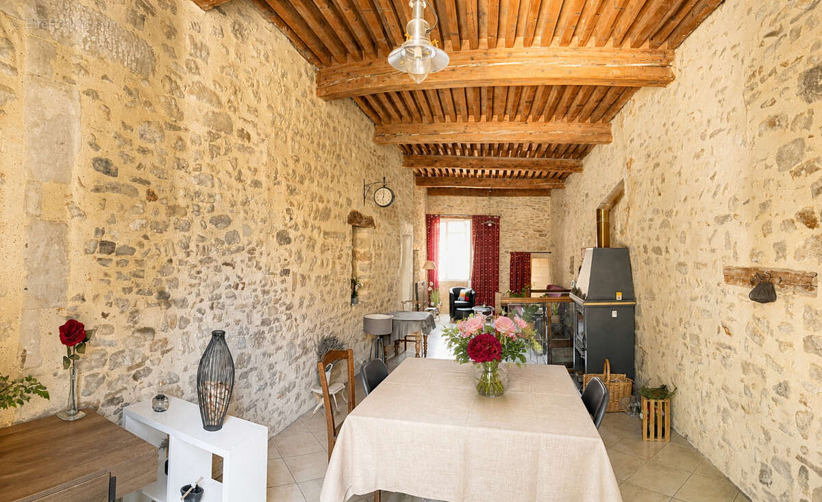 Maison à BOLLENE