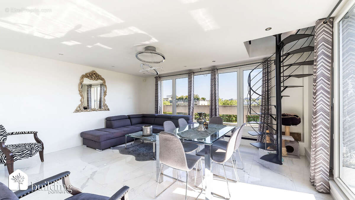 Appartement à NEUILLY-SUR-SEINE