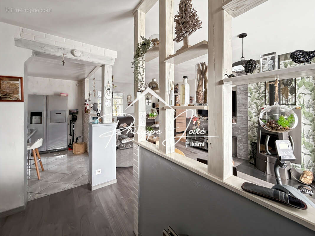 Maison à THORIGNY-SUR-OREUSE