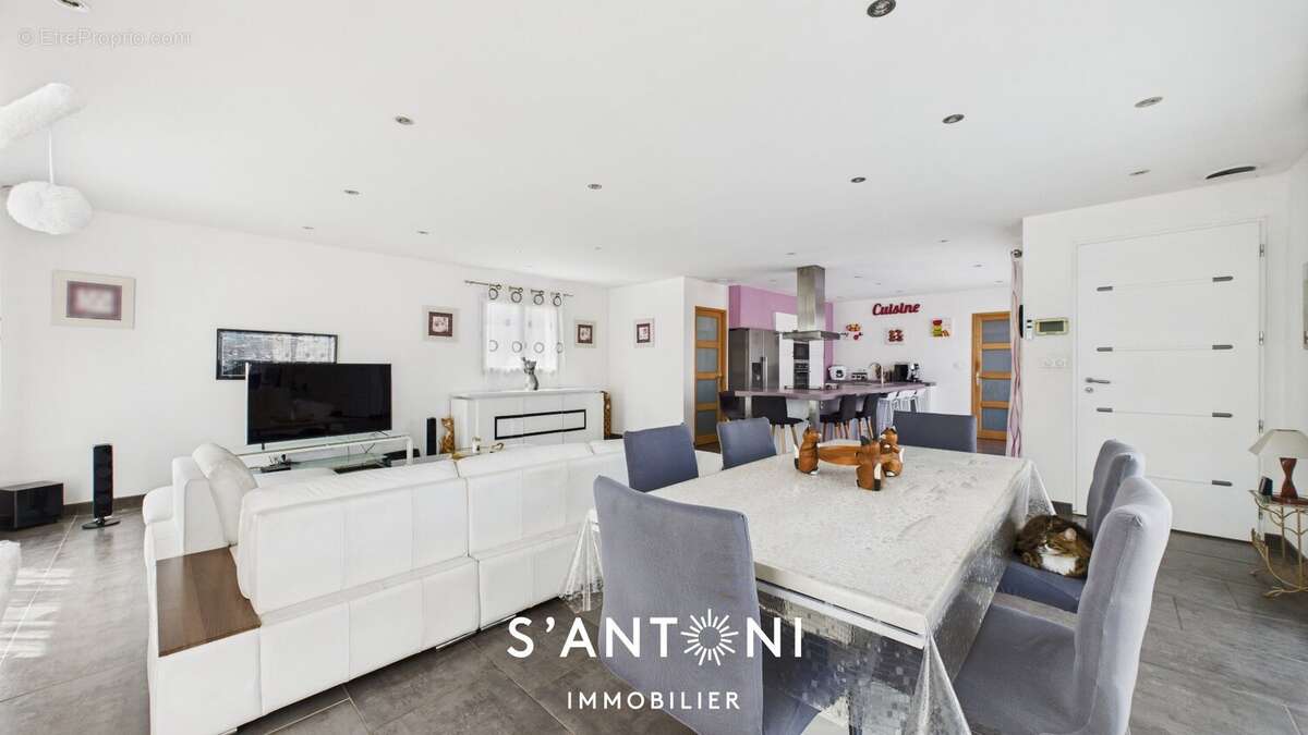 MONTBLANC Maison T4 plain-pied piscine très grand garage  Montblanc - photo 6