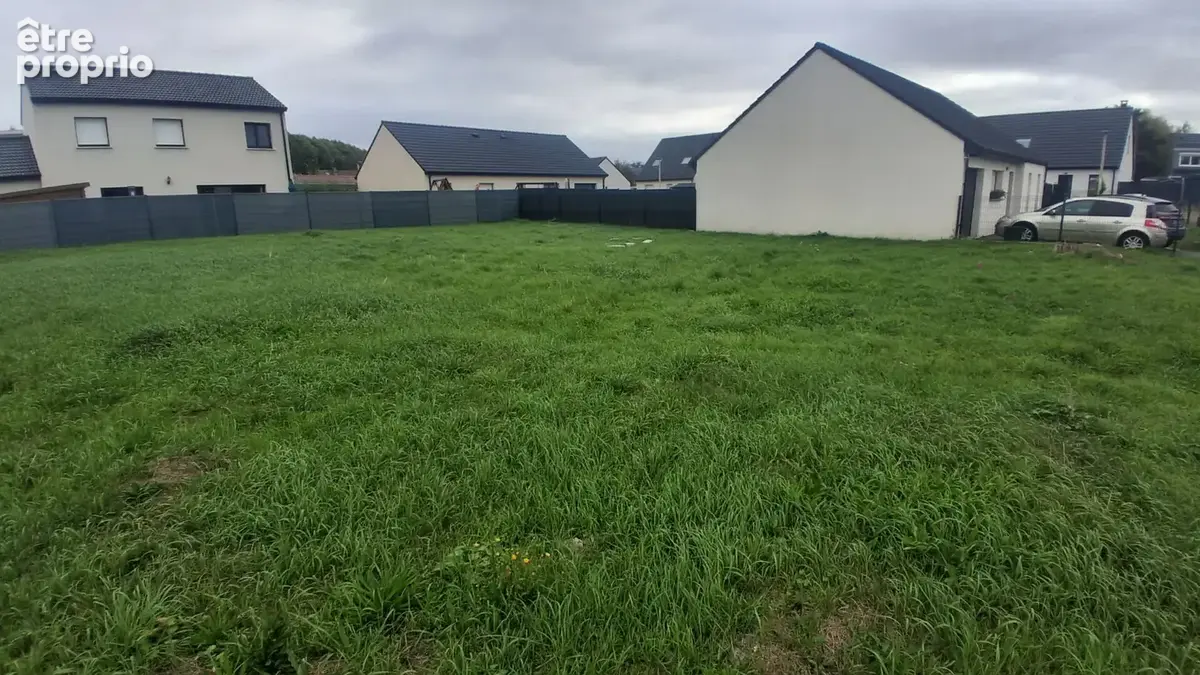 Terrain constructible en lotissement. - photo 2