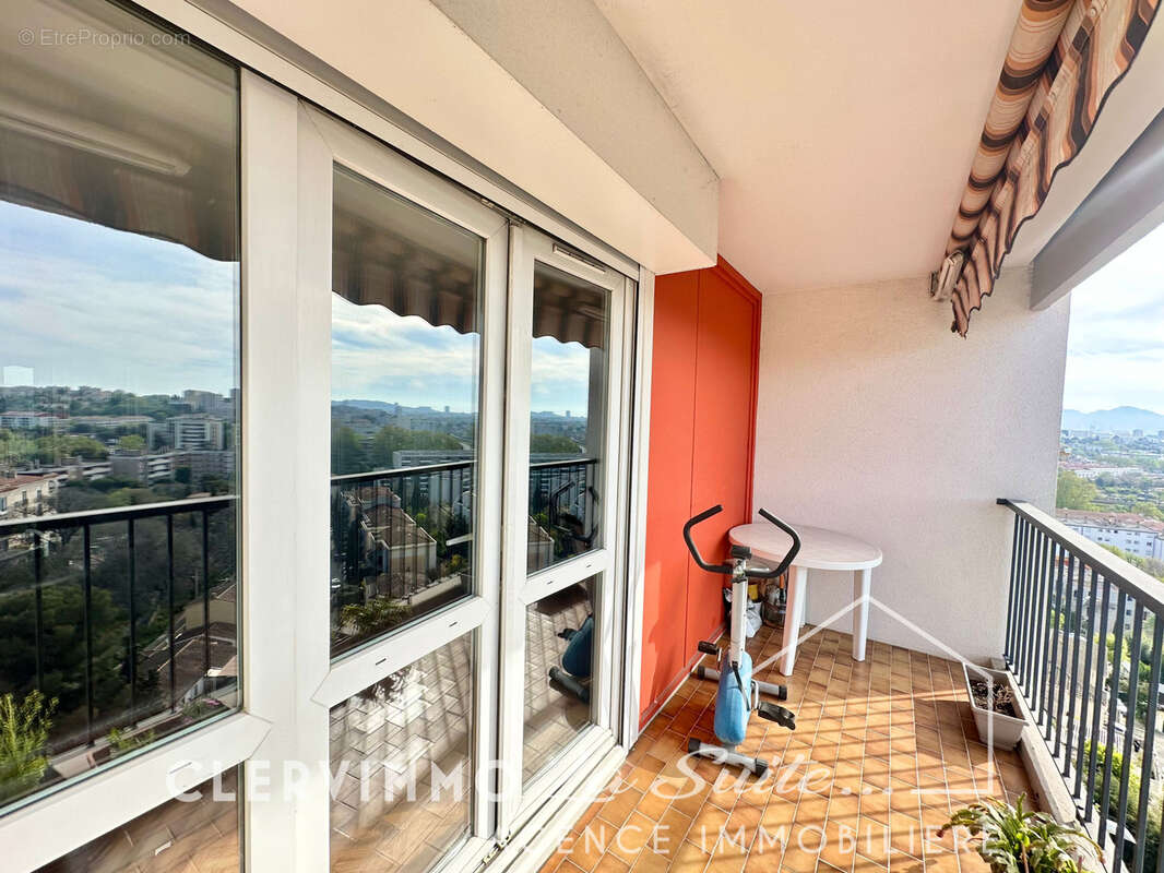 Appartement à MARSEILLE-11E