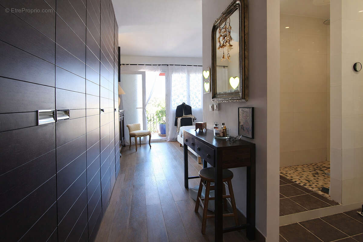 Appartement à LA COLLE-SUR-LOUP