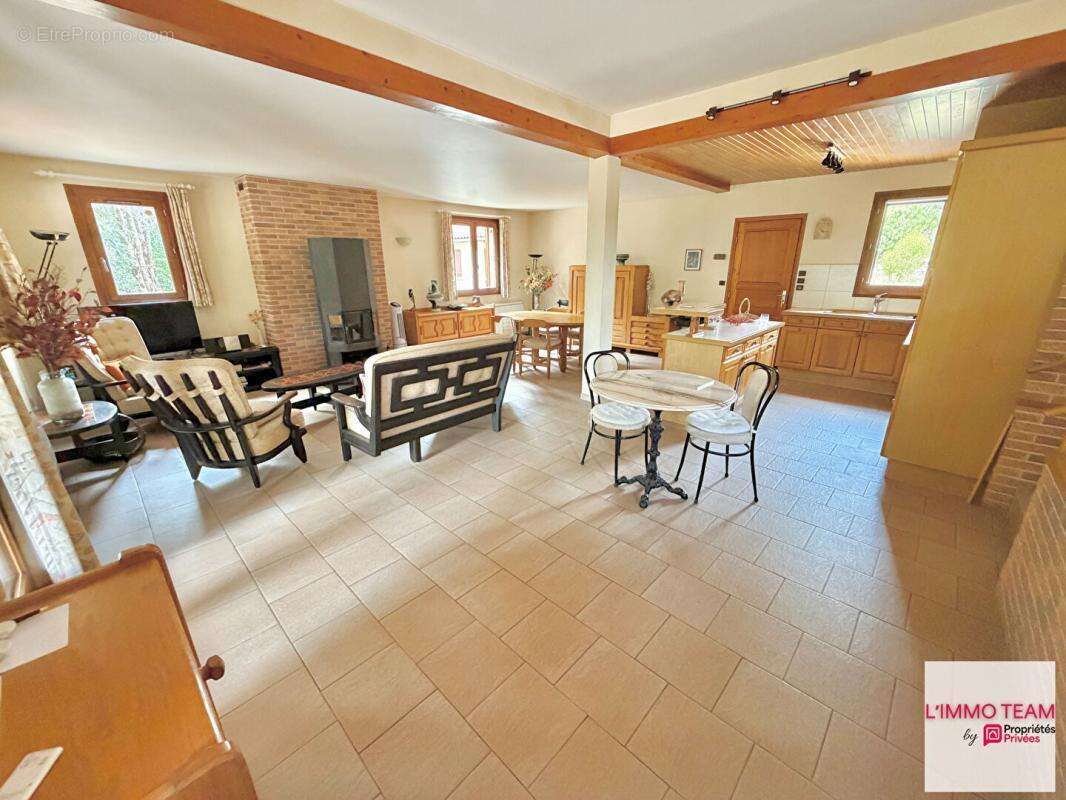 VERS, maison 5 pièces sur plus de 8000m² de terrain - photo 7