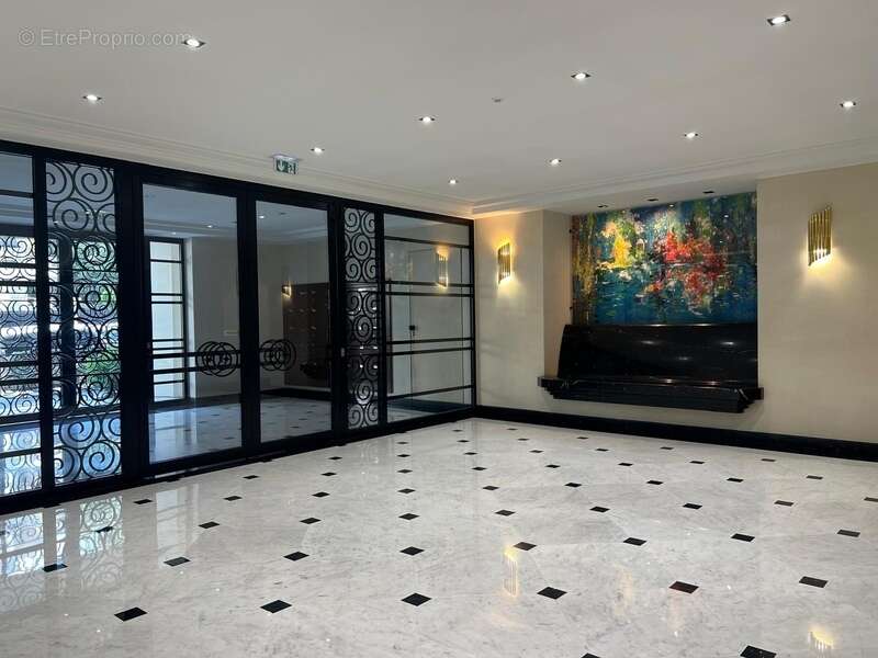 Appartement à NEUILLY-SUR-SEINE