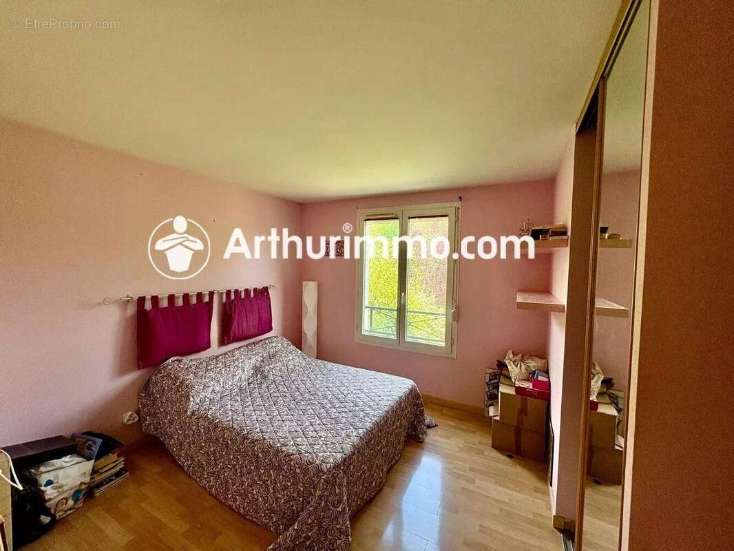 Maison à SAVIGNY-LE-TEMPLE