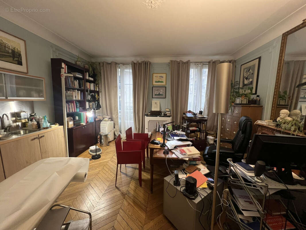 Appartement à PARIS-8E