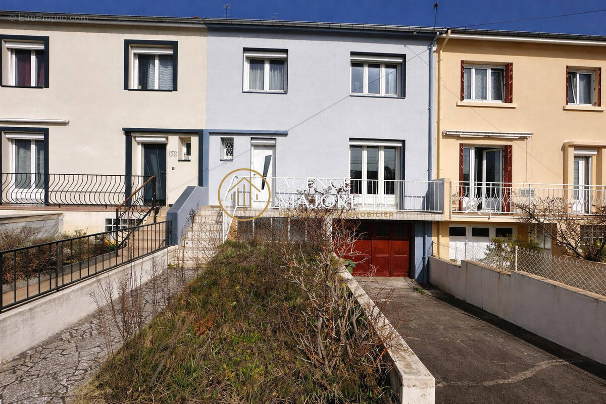 Maison à JARVILLE-LA-MALGRANGE