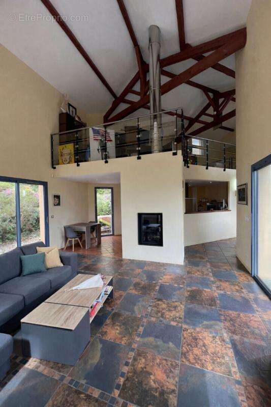Maison à LE BOIS-D'OINGT