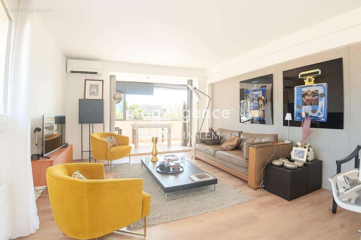 Appartement à COGOLIN