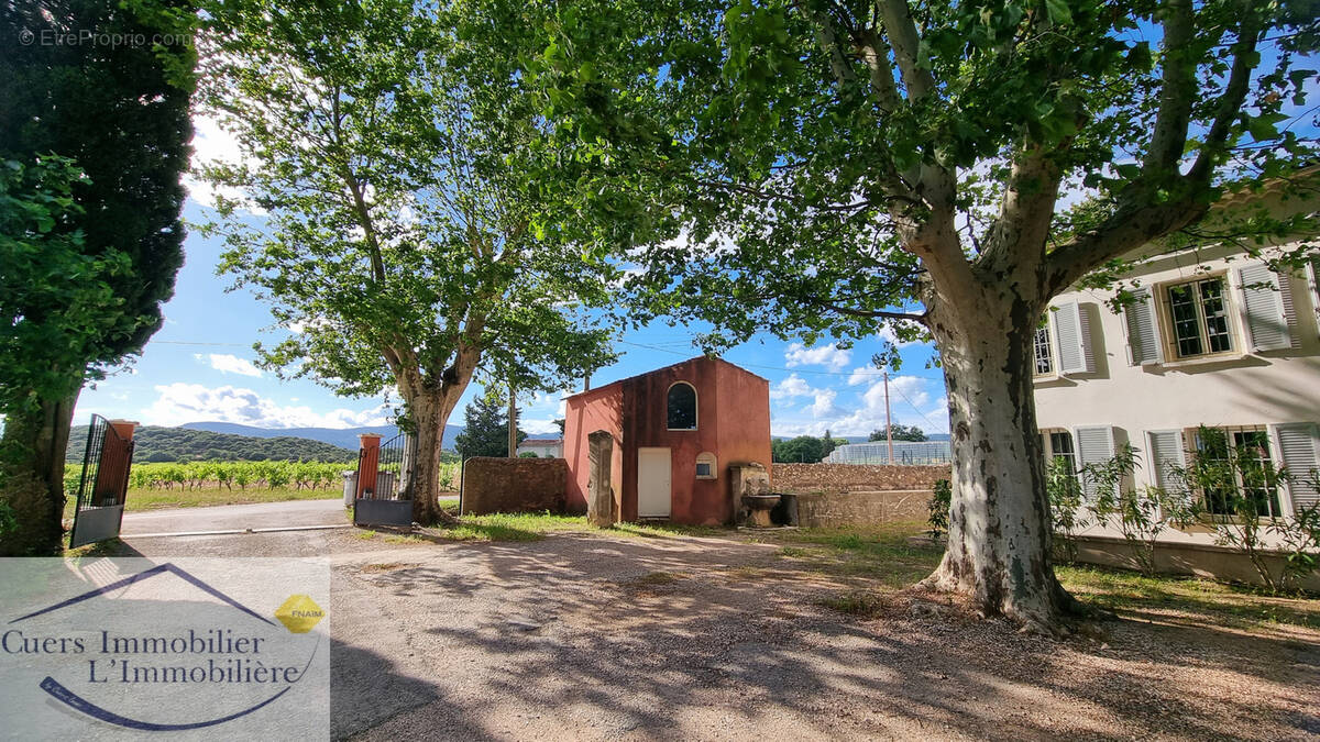 Commerce à PIERREFEU-DU-VAR