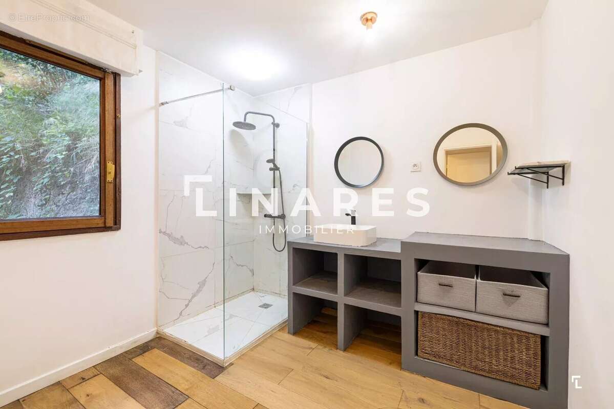 Appartement à MARSEILLE-6E