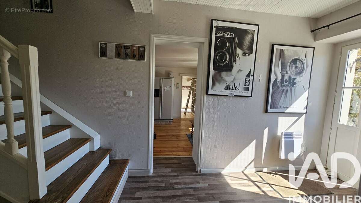 Photo 2 - Maison à SAINT-JULIEN-DE-CONCELLES