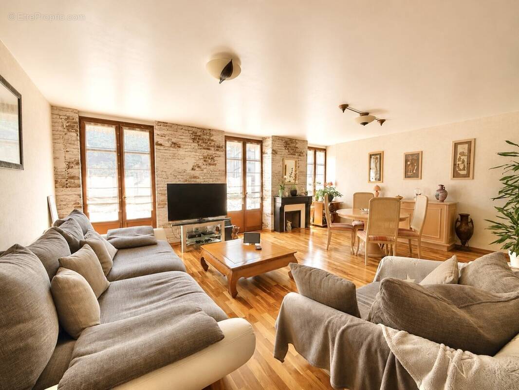 Appartement à VIZILLE