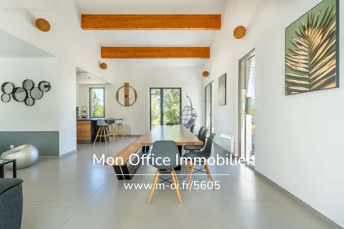 Référence : 7063-MAC - Villa 5 pièces avec piscine, garage et dépendance - photo 4