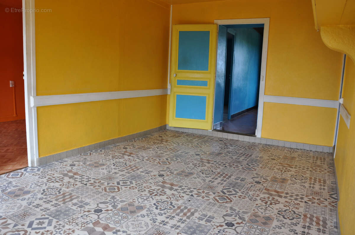Jolie fermette à la campagne, 2 chambres, dépendances et terrain de 3090 m2 - photo 2