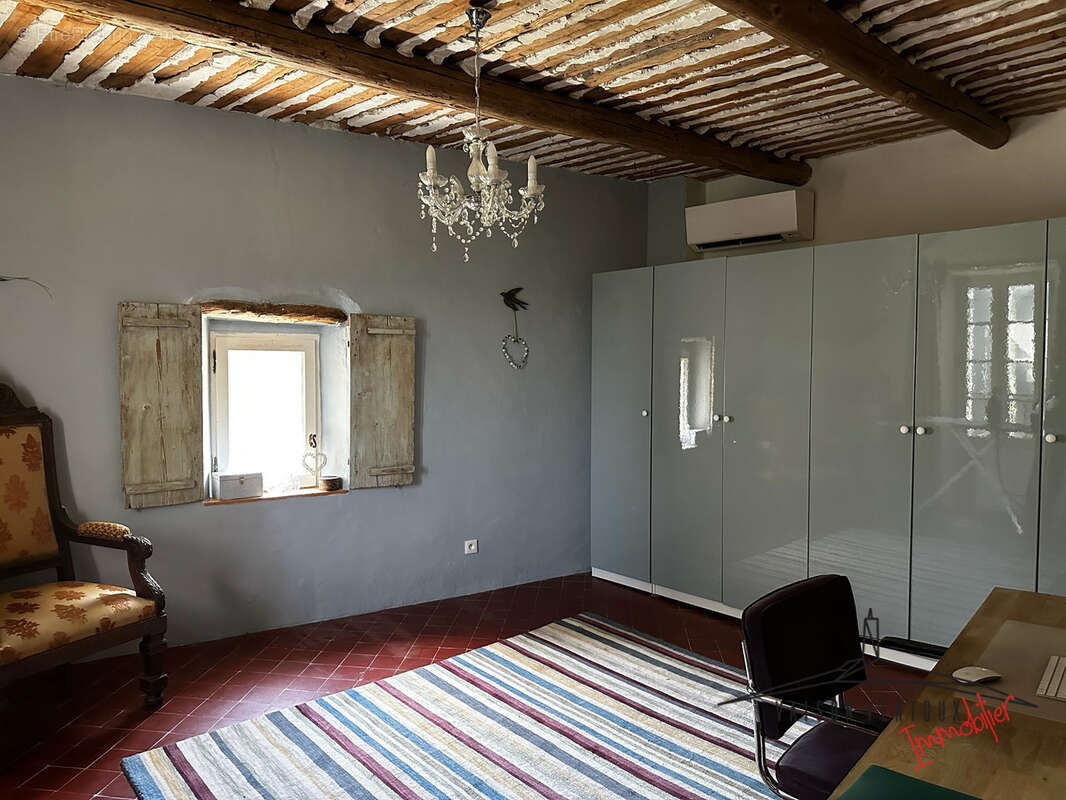 Maison à CRESTET