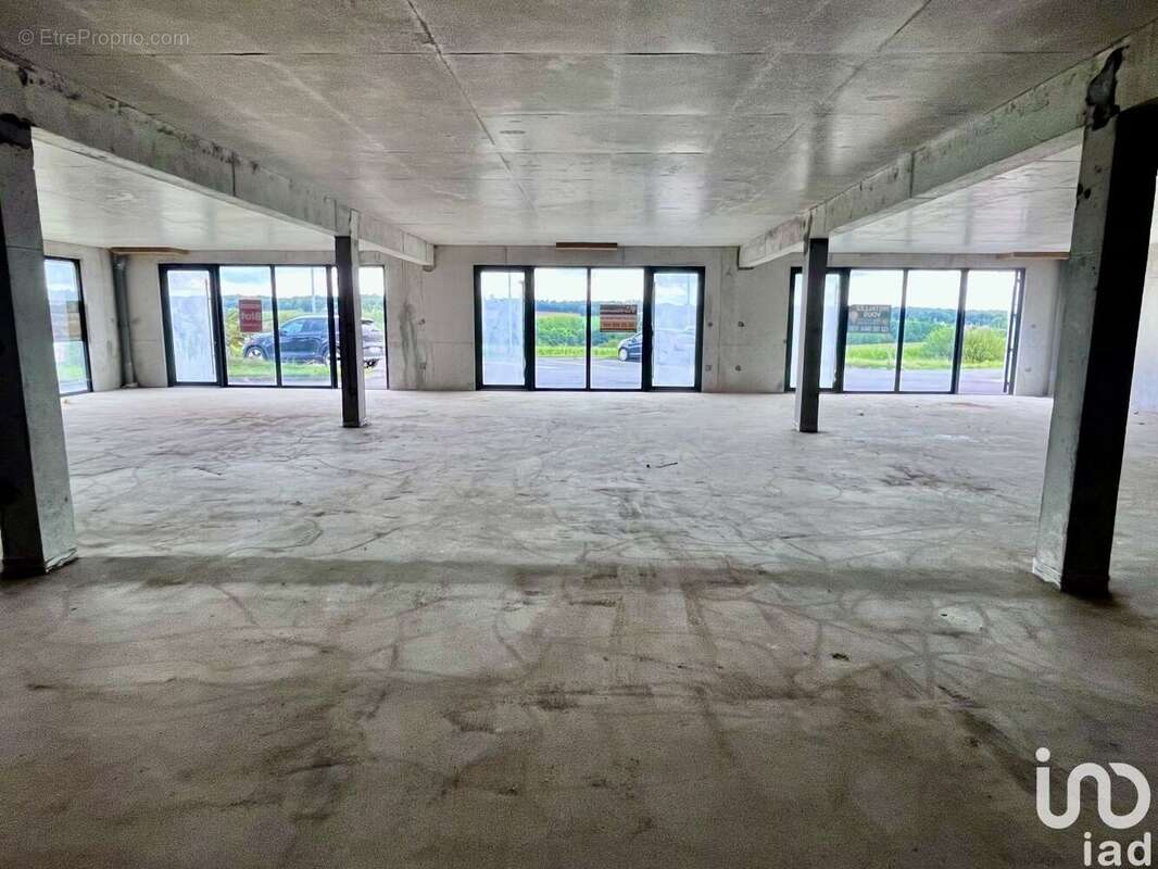 Photo 4 - Commerce à UZEL