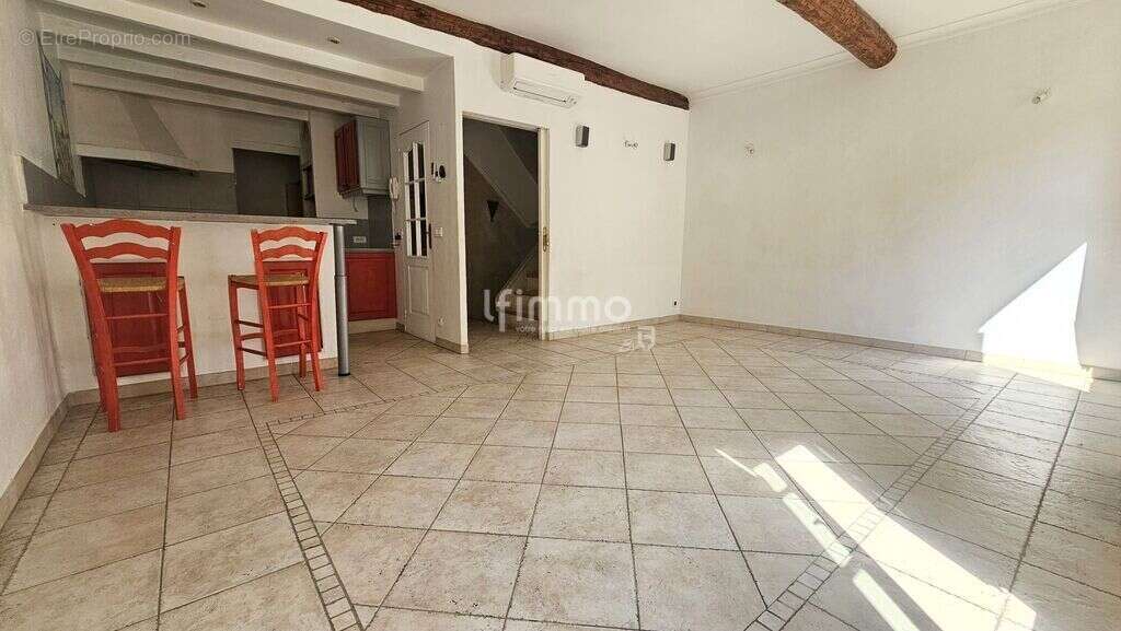 Maison à LE MUY