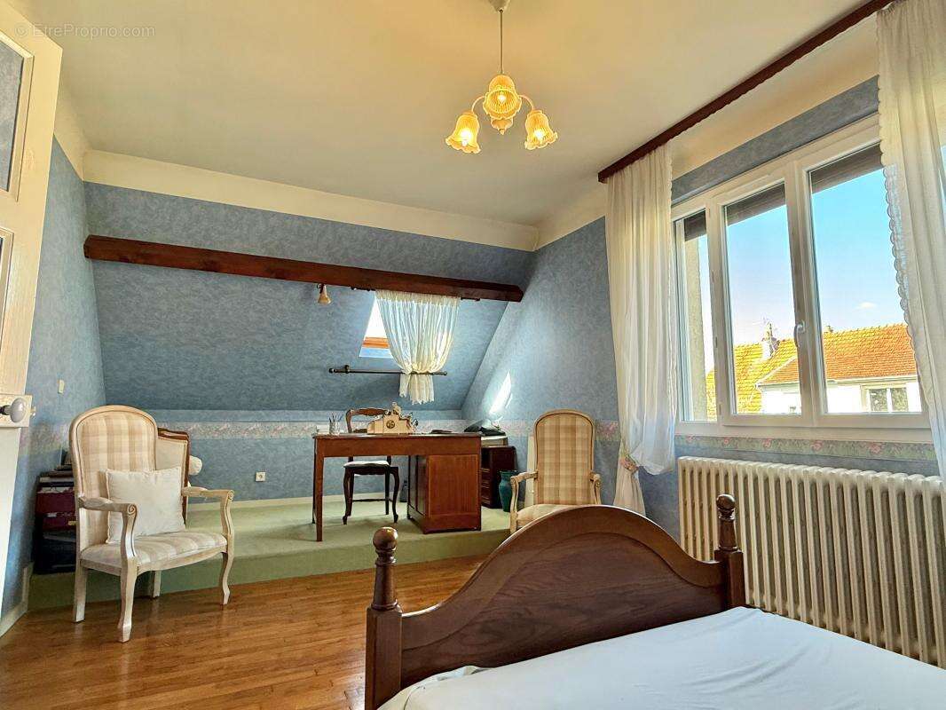 Maison à Vendre CHENOVE, 3 chambres, sous-sol complet, garage extérieur - photo 13