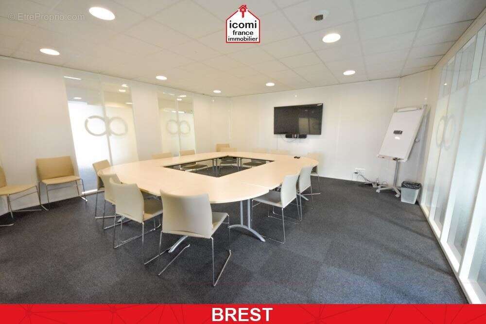 Finistere - brest (29200) - a vendre - locaux disponibles de 462m² pour 2027 - 14 bureaux - 2 salles de reunion - immeuble dalle - photo 1
