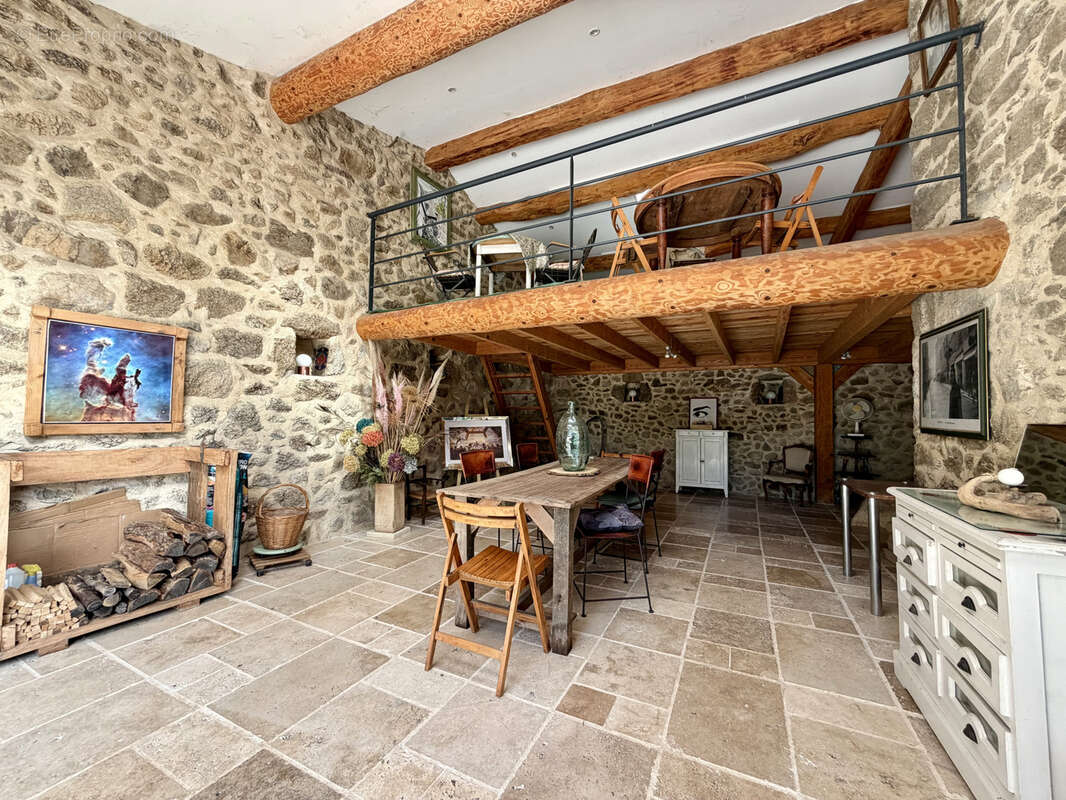 Maison à MAUVES